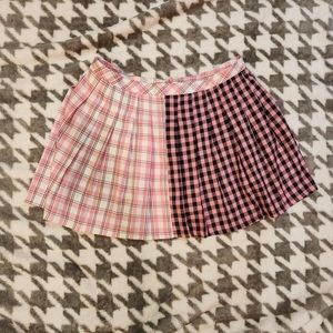 Forever 21+ Women’s Plus Size Black and Pink Skirt 2XL